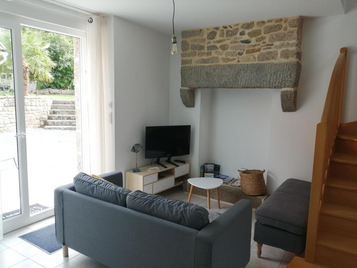 Maison Jullouville au calme Extérieur photo