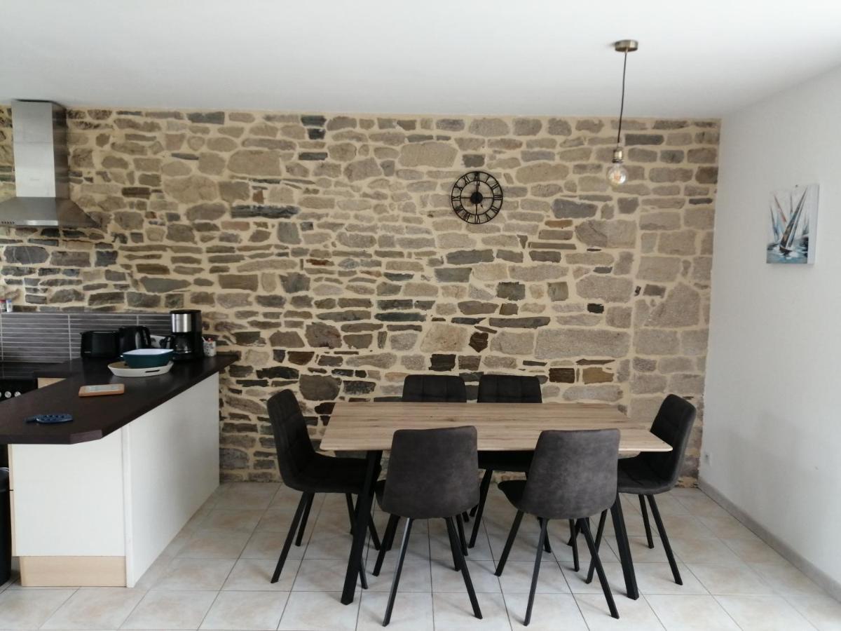 Maison Jullouville au calme Extérieur photo